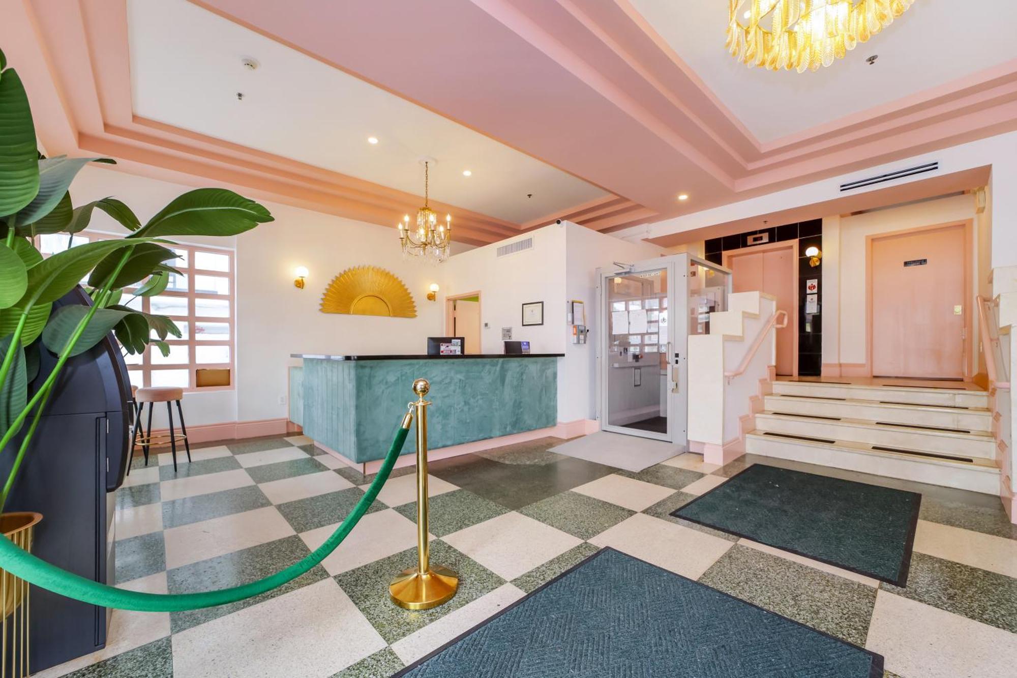 Ocean Spray Hotel マイアミビーチ エクステリア 写真